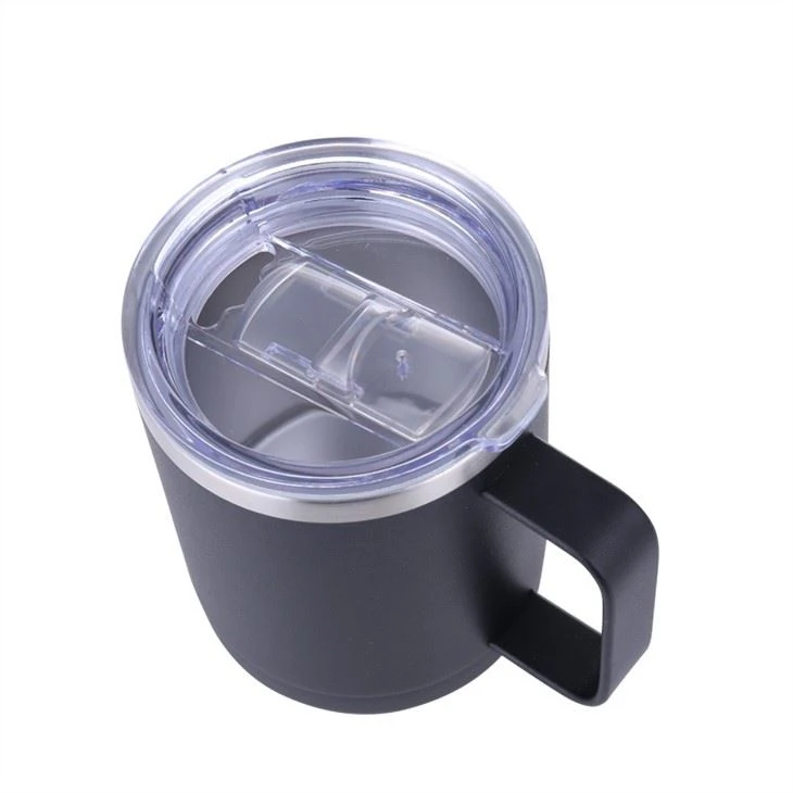 Ob phab ntsa kas fes mug nrog lub hau thiab kov